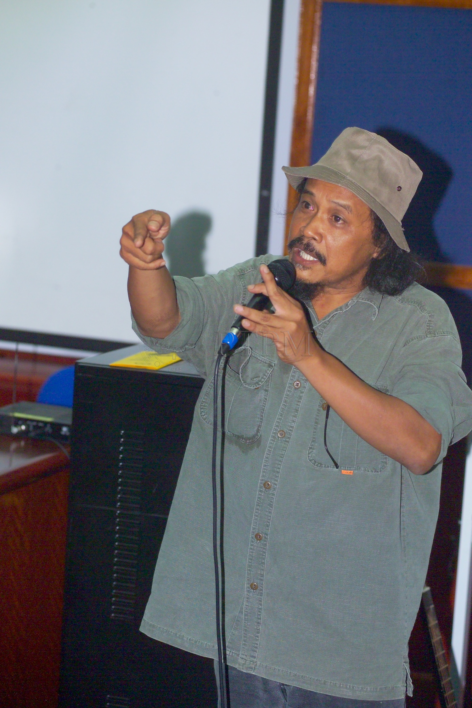 PTPM 05 20 puisi D9X30172